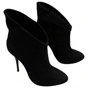 VINTAGE GIUSEPPE ZANOTTI Black Suede Ankle Boots
SIZE 38